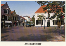 602099 Gezicht in de Grote Sint Jansstraat te Amersfoort vanaf het Sint Janskerkhof met links de huizen nrs. 13- lager ...